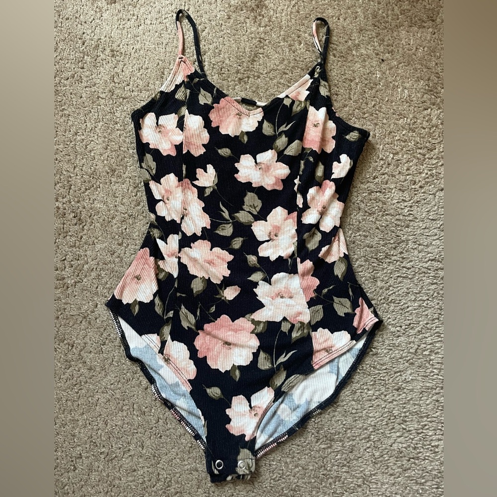 American Eagle Outfitters black and pink floral ribbed bodysuit size medium